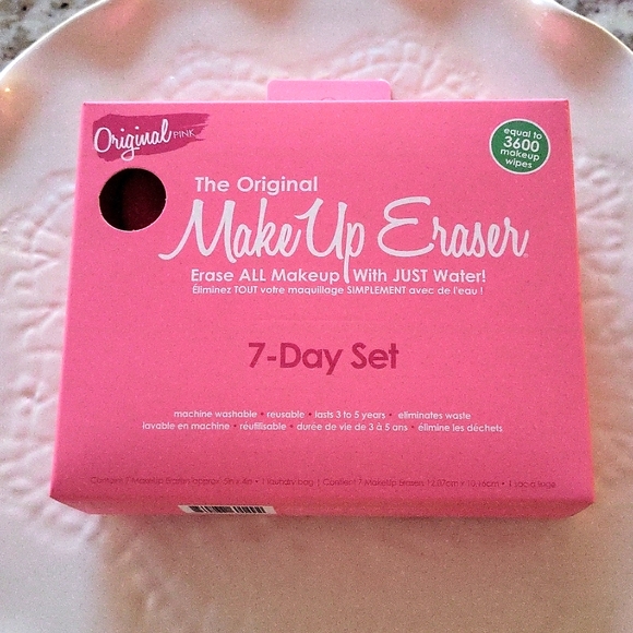 MakeUp Eraser 7 Day Set Makeup Remover with Wash Bag New - Picture 4 of 4